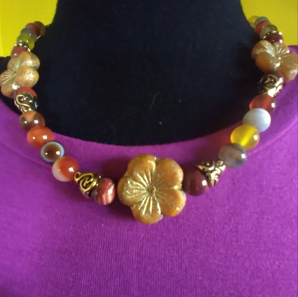 💎🎁NEW 💥 19" Red Apple Jasper & Multicolor Jasper🌸 Flower Necklace 😯